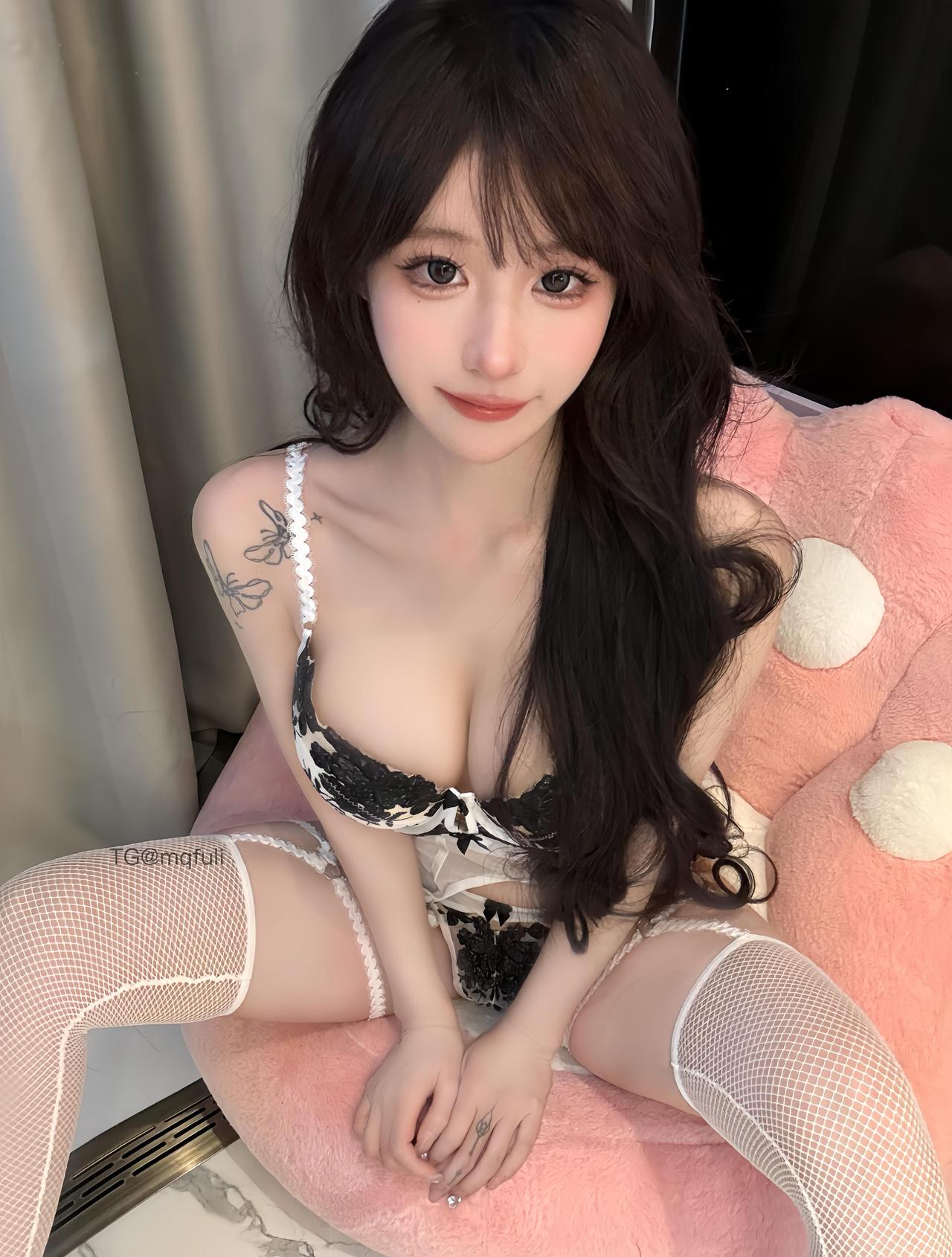 图片[1]-抖音 超蓝布罗莉 铁粉空间 NO.018期 【12P】-微密空间-全网最全抖音网红铁粉空间写真