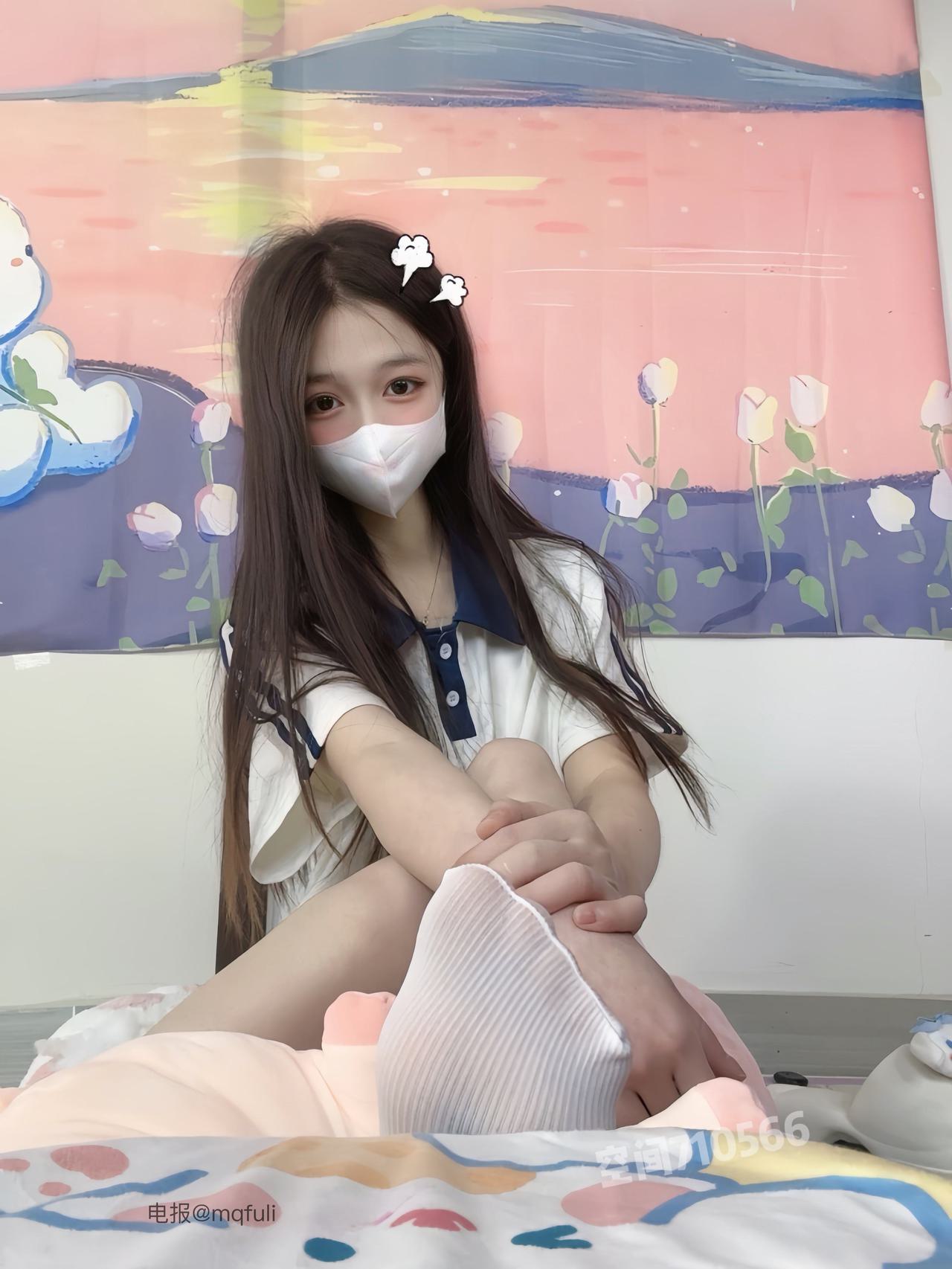 图片[1]-抖音 小莹是甜妹 铁粉空间 NO.010期 【28P1V】最新至：2025.1.6-微密空间-全网最全抖音网红铁粉空间写真