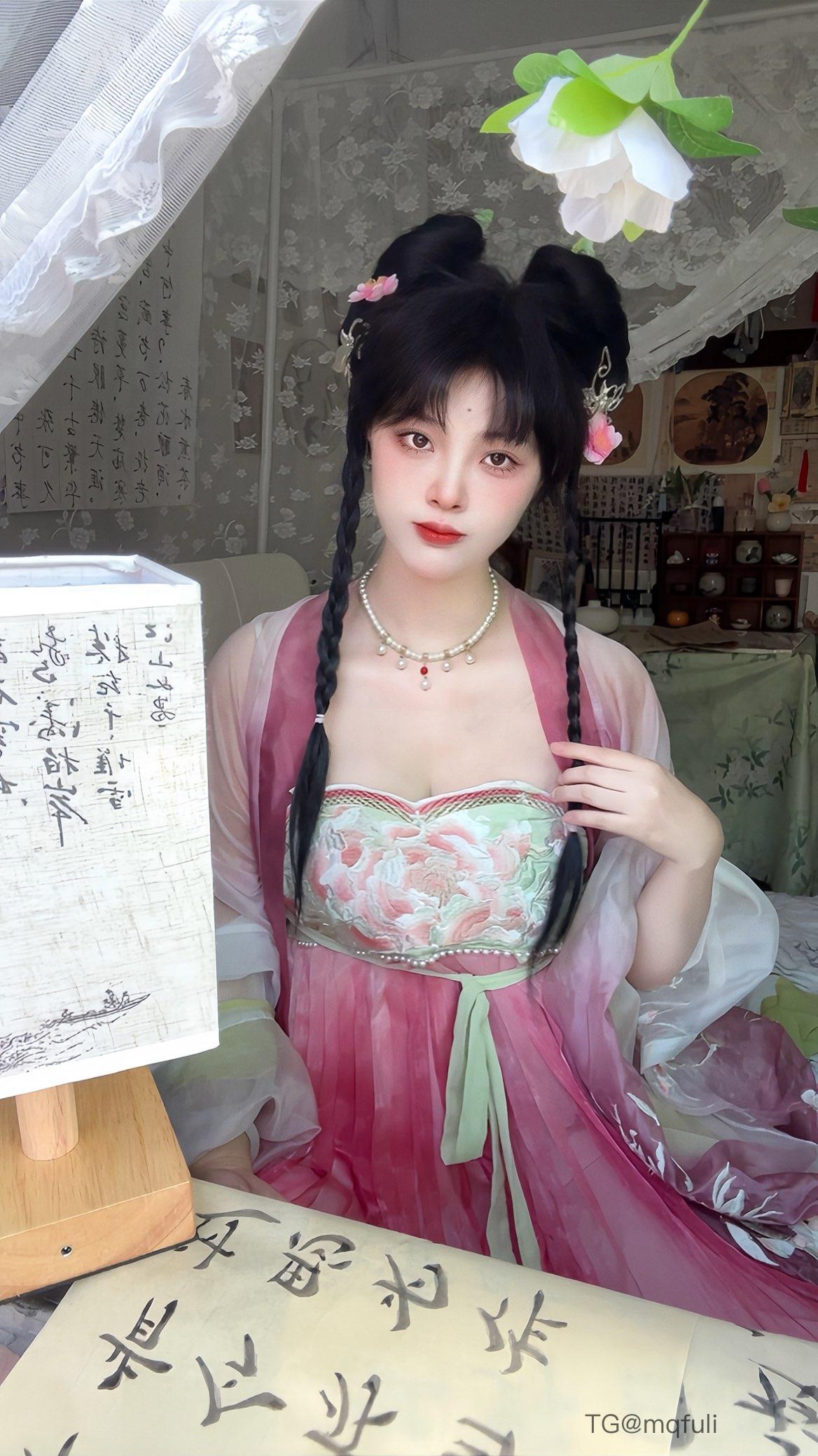 图片[1]-抖音 枝枝栗子 微密圈/觅圈  NO.004期 【11P】最新至：2025.5.11-微密空间-全网最全抖音网红铁粉空间写真