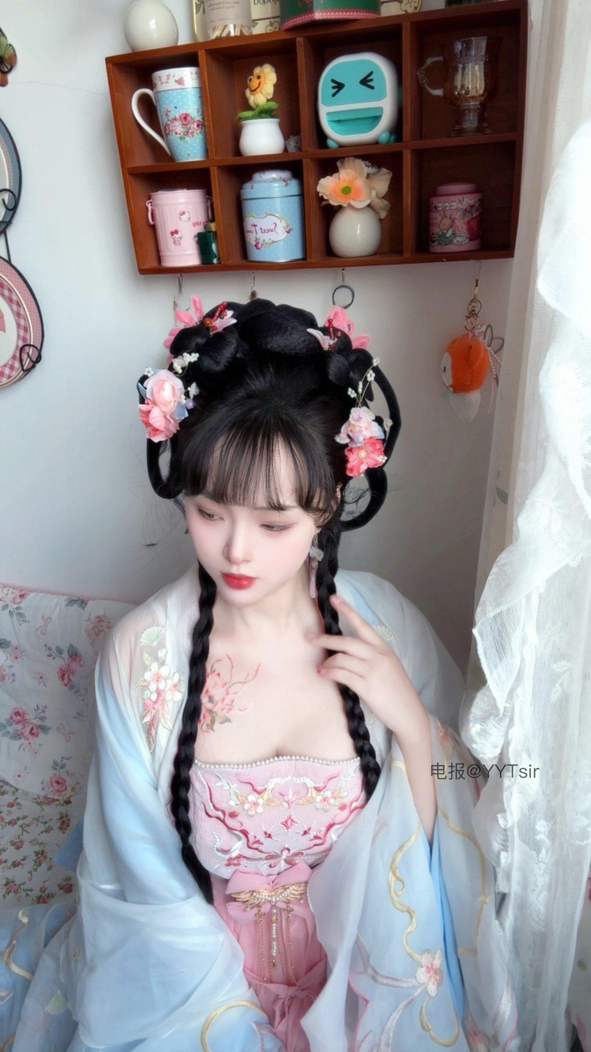 图片[1]-抖音 枝枝栗子 微密圈  NO.003期 【28P6V】最新至：2025.5.12-微密空间-全网最全抖音网红铁粉空间写真