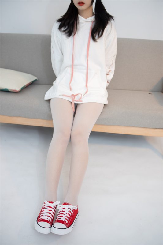 JKFUN-040《红色帆布鞋定制》13D白丝 小夜 [50P1V05’21”]-微密空间-全网最全抖音网红铁粉空间觅圈