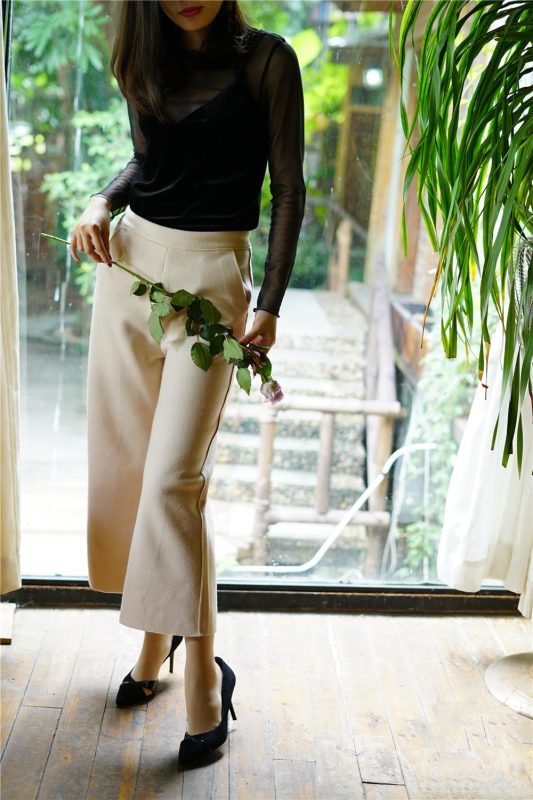 袜小喵 KT022《阔腿裤里的秘密》-微密空间-全网最全抖音网红铁粉空间觅圈