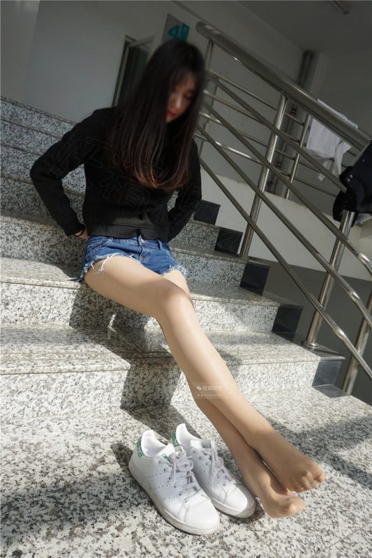 [妖精视觉] NO.042 妞妞 俏皮的“热裤”薄丝 [65P]-微密空间-全网最全抖音网红铁粉空间觅圈