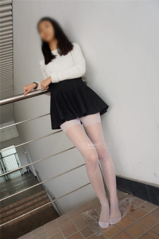 [妖精视觉] NO.044 诗诗 风吹起白丝袜 [67P]-微密空间-全网最全抖音网红铁粉空间觅圈