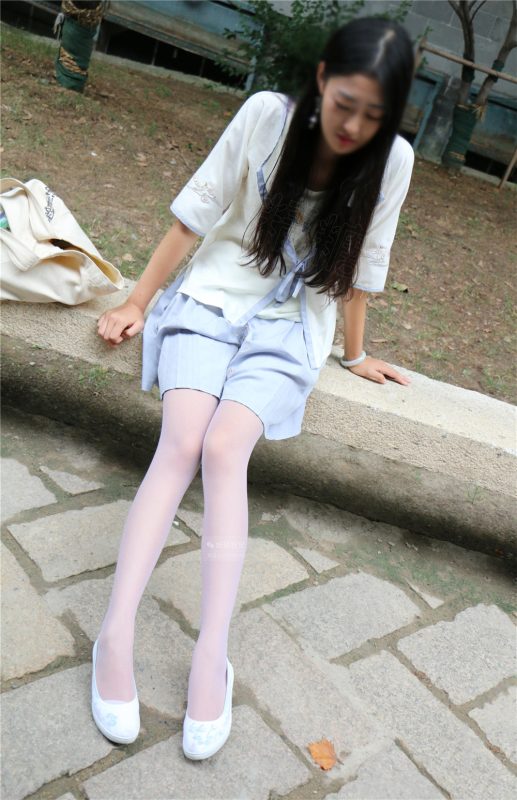 [妖精视觉] NO.078 甜甜 古时也穿丝袜？ [50P]-微密空间-全网最全抖音网红铁粉空间觅圈