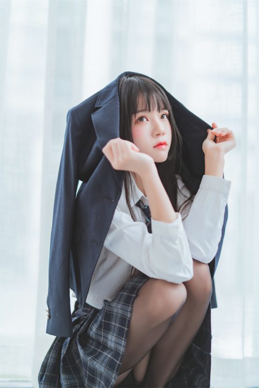 桜桃喵 VOL.043 [45P] 冬季制服丝秀-微密空间-全网最全抖音网红铁粉空间觅圈