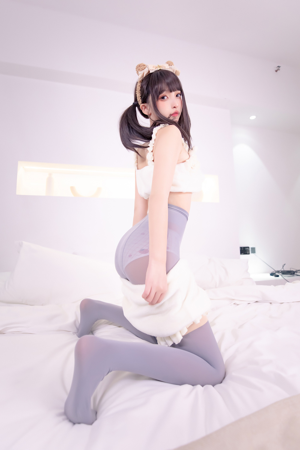 神楽坂真冬 – 草莓胖次 [75P186M]-微密空间-全网最全抖音网红铁粉空间写真